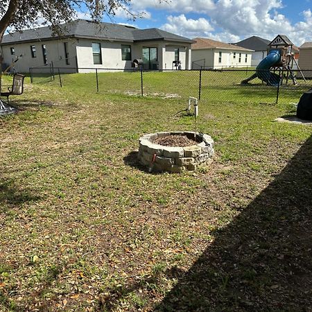 Quite Room In A Family Home Lehigh Acres Exterior photo